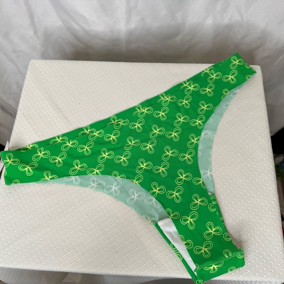 Green Patterned Thong Panties by Splendies Size 1X NWT - Picture 5 of 7